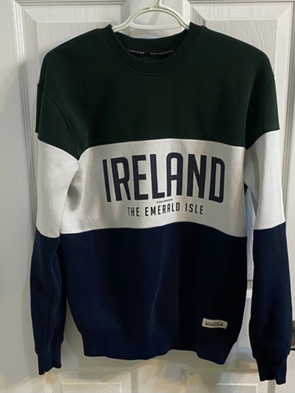 Irish Connexxion Ireland Colorblock Crewneck Sweatshirt | Small